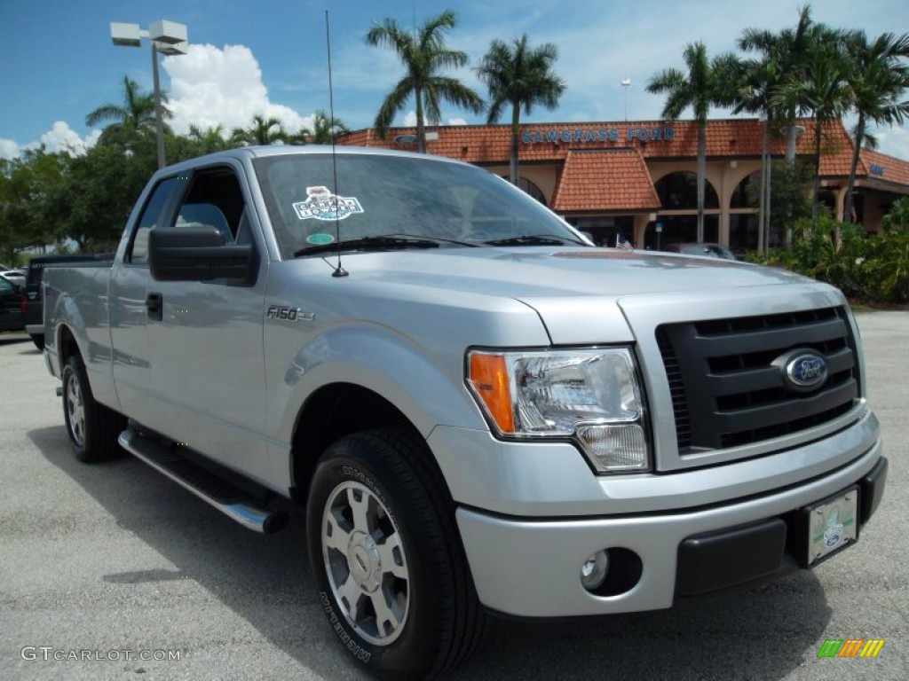 2010 F150 STX SuperCab - Ingot Silver Metallic / Medium Stone photo #2