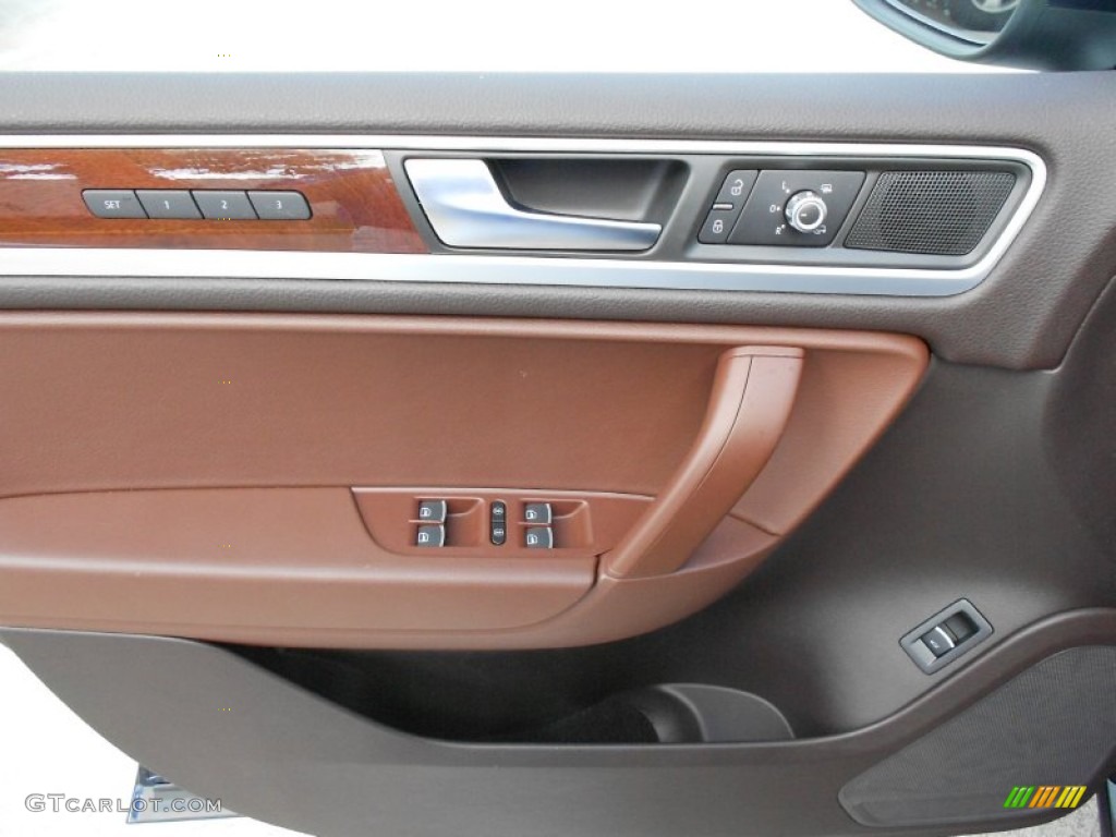 2012 Volkswagen Touareg TDI Lux 4XMotion Saddle Brown Door Panel Photo #52948821