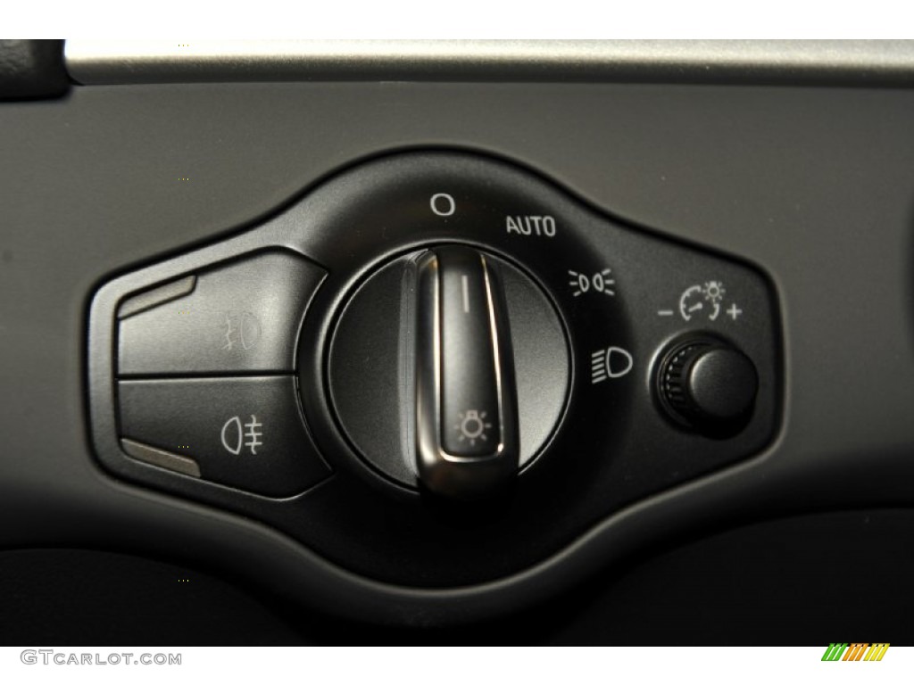 2012 A4 2.0T quattro Sedan - Ice Silver Metallic / Black photo #20