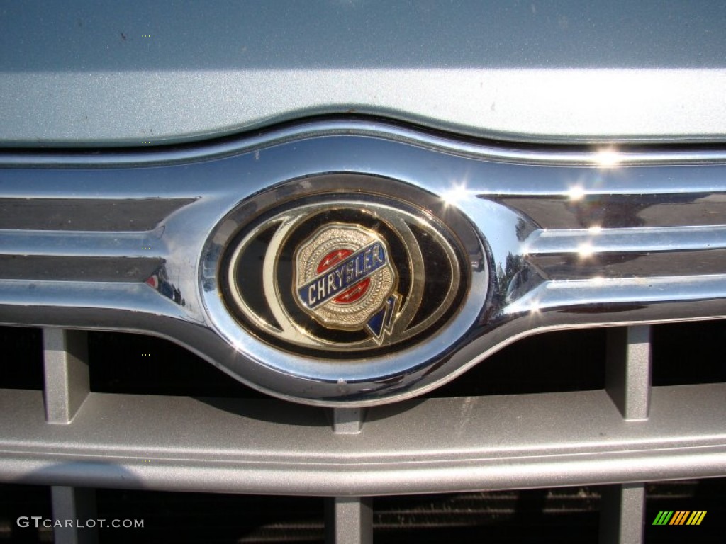 2008 Chrysler 300 Touring AWD Marks and Logos Photos