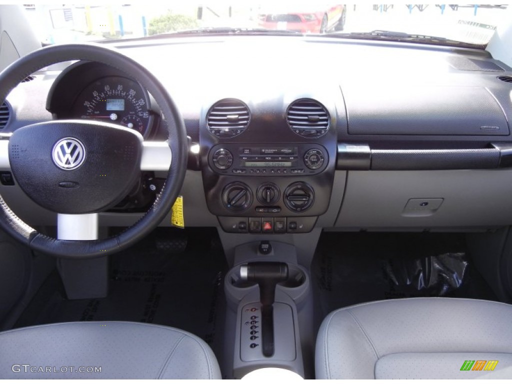 2002 Volkswagen New Beetle GLS Coupe Grey Dashboard Photo #52955010