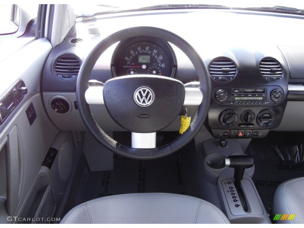 2002 Volkswagen New Beetle GLS Coupe Controls Photo #52955025