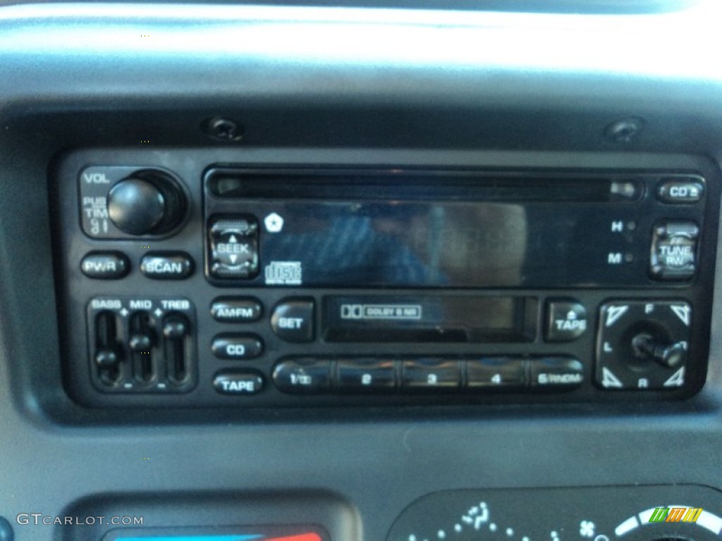 1999 Dodge Grand Caravan SE Audio System Photo #52963023