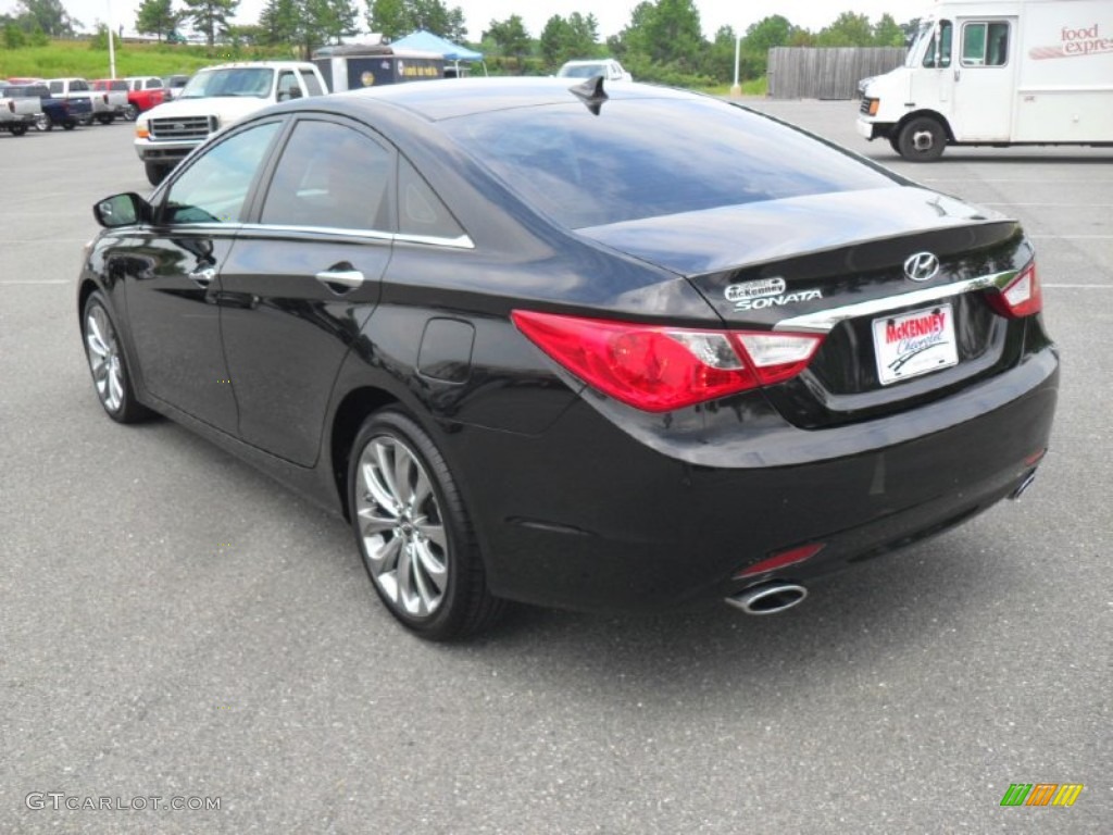 2011 Sonata SE - Midnight Black / Black photo #3