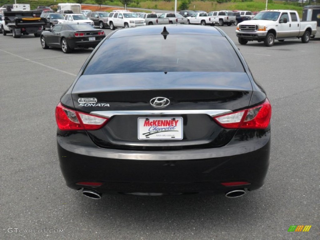2011 Sonata SE - Midnight Black / Black photo #4