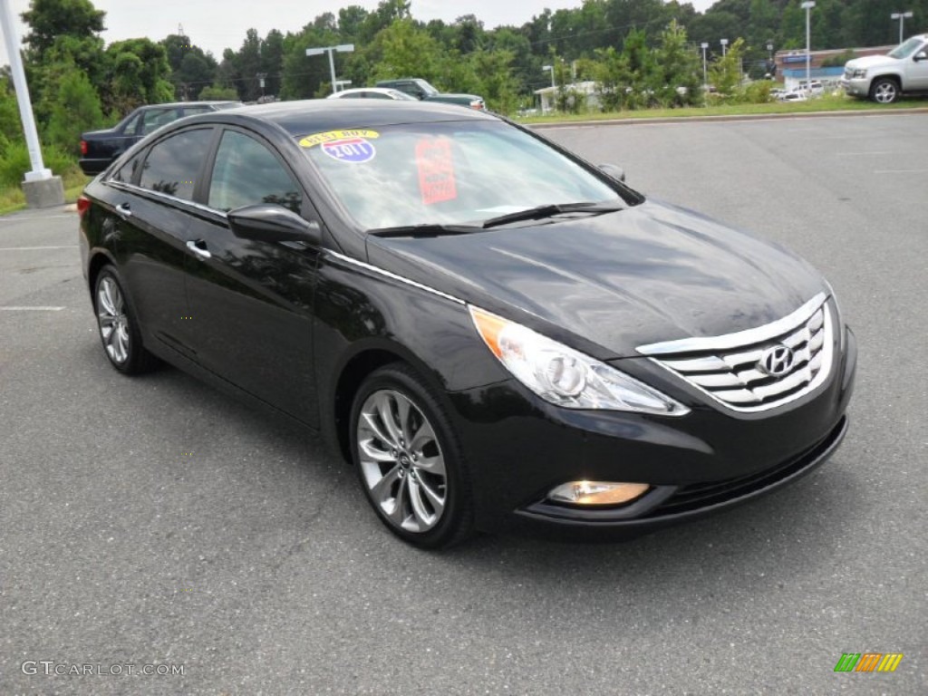 2011 Sonata SE - Midnight Black / Black photo #7