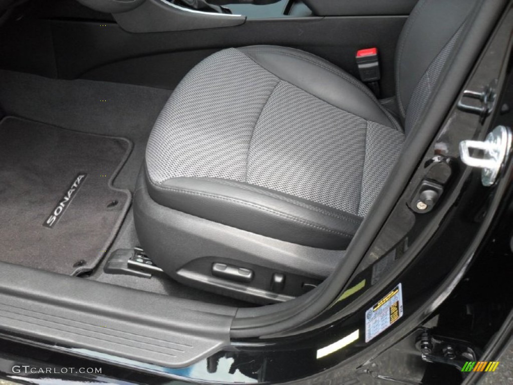 2011 Sonata SE - Midnight Black / Black photo #10