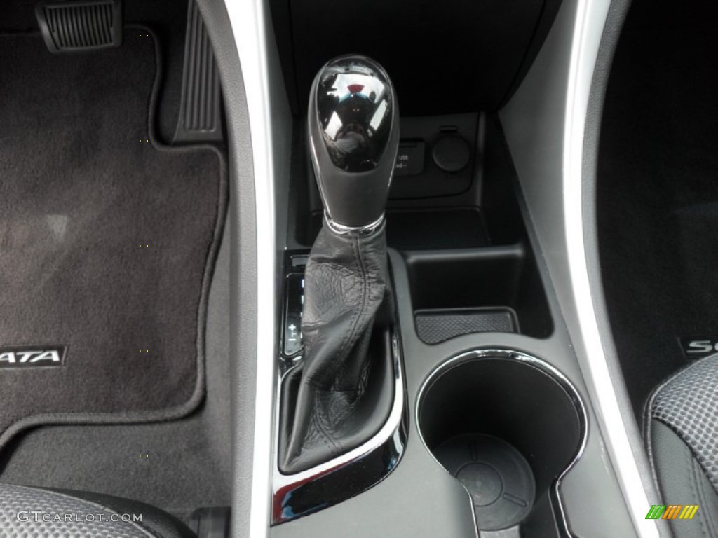 2011 Sonata SE - Midnight Black / Black photo #11