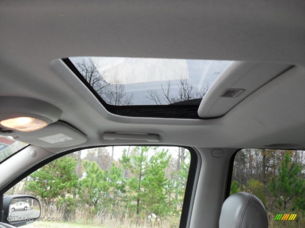 2006 Chevrolet TrailBlazer EXT LT 4x4 Sunroof Photos