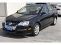 Black - Jetta SE Sedan Photo No. 3