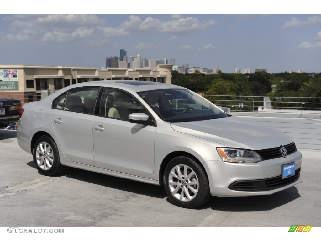 Reflex Silver Metallic Volkswagen Jetta