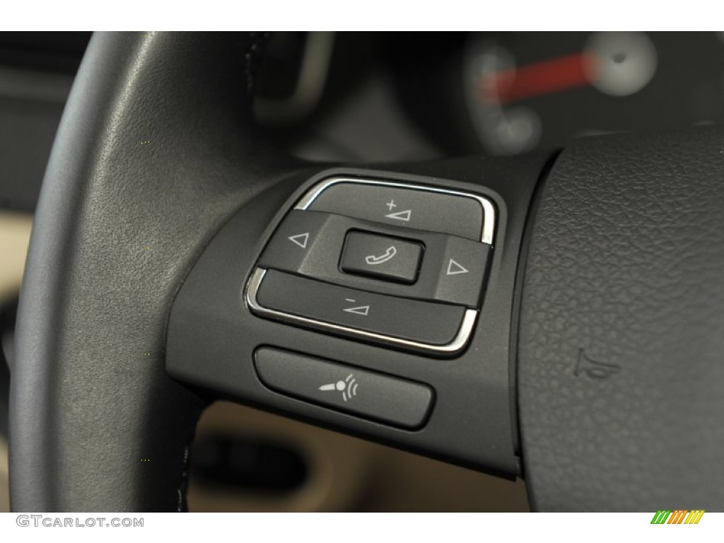 2011 Jetta SE Sedan - Reflex Silver Metallic / Titan Black photo #19