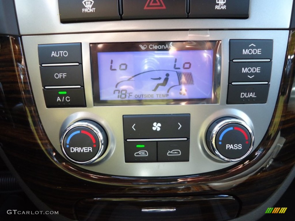 2011 Hyundai Santa Fe Limited AWD Controls Photo #52967994