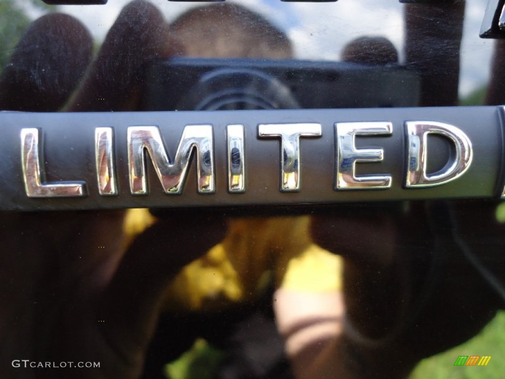 2011 Hyundai Santa Fe Limited AWD Marks and Logos Photo #52968048