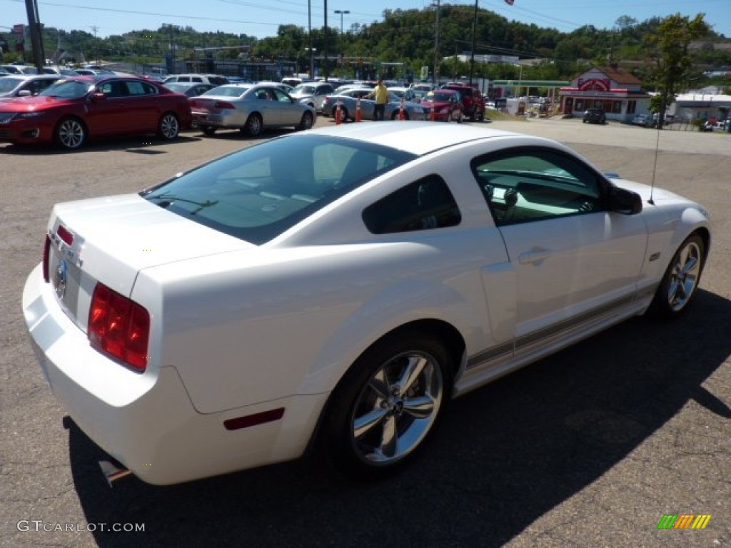 2007 Mustang Shelby GT Coupe - Performance White / Dark Charcoal photo #4
