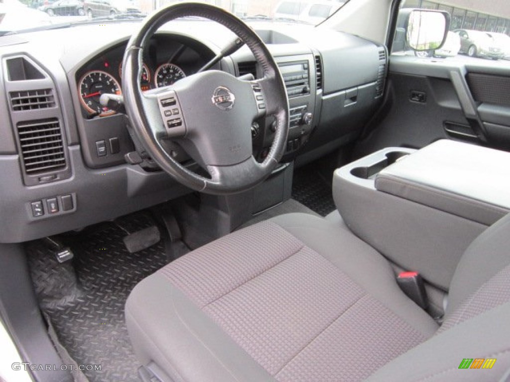 Charcoal Interior 2009 Nissan Titan SE Crew Cab 4x4 Photo #52969660