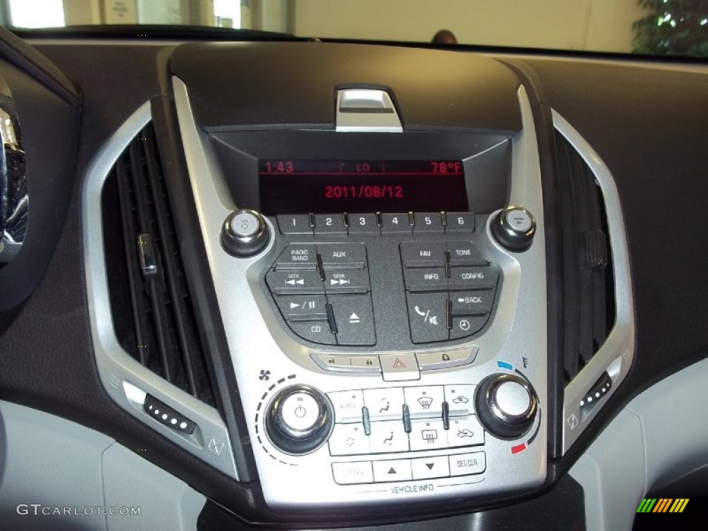 2010 GMC Terrain SLE AWD Controls Photo #52971151
