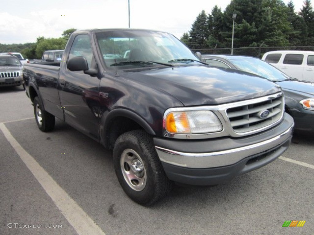 2001 F150 XL Regular Cab - Black / Medium Graphite photo #1