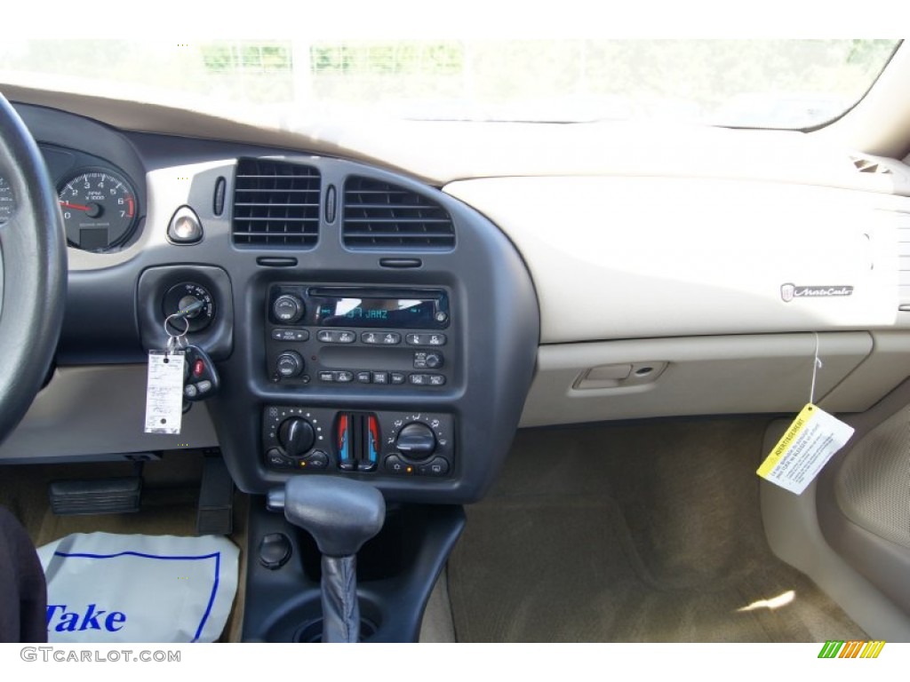 2005 Monte Carlo LS - Sandstone Metallic / Neutral photo #27