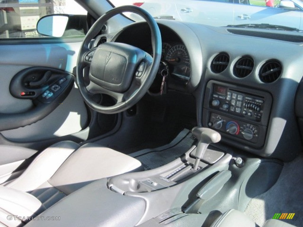 Medium Gray Interior 1995 Pontiac Firebird Trans Am Coupe Photo #52976443