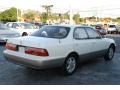 White - ES 300 Photo No. 8