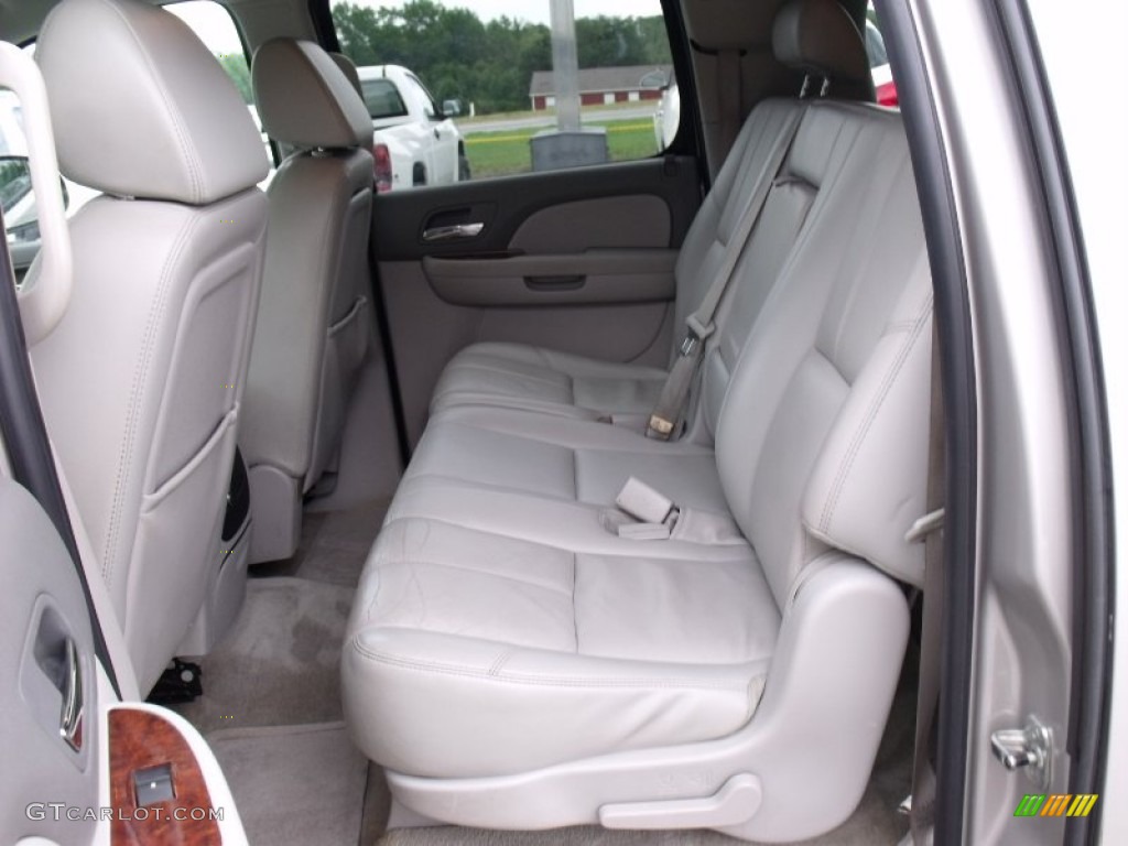 Light Titanium/Dark Titanium Interior 2007 Chevrolet Suburban 1500 LT Photo #52979464