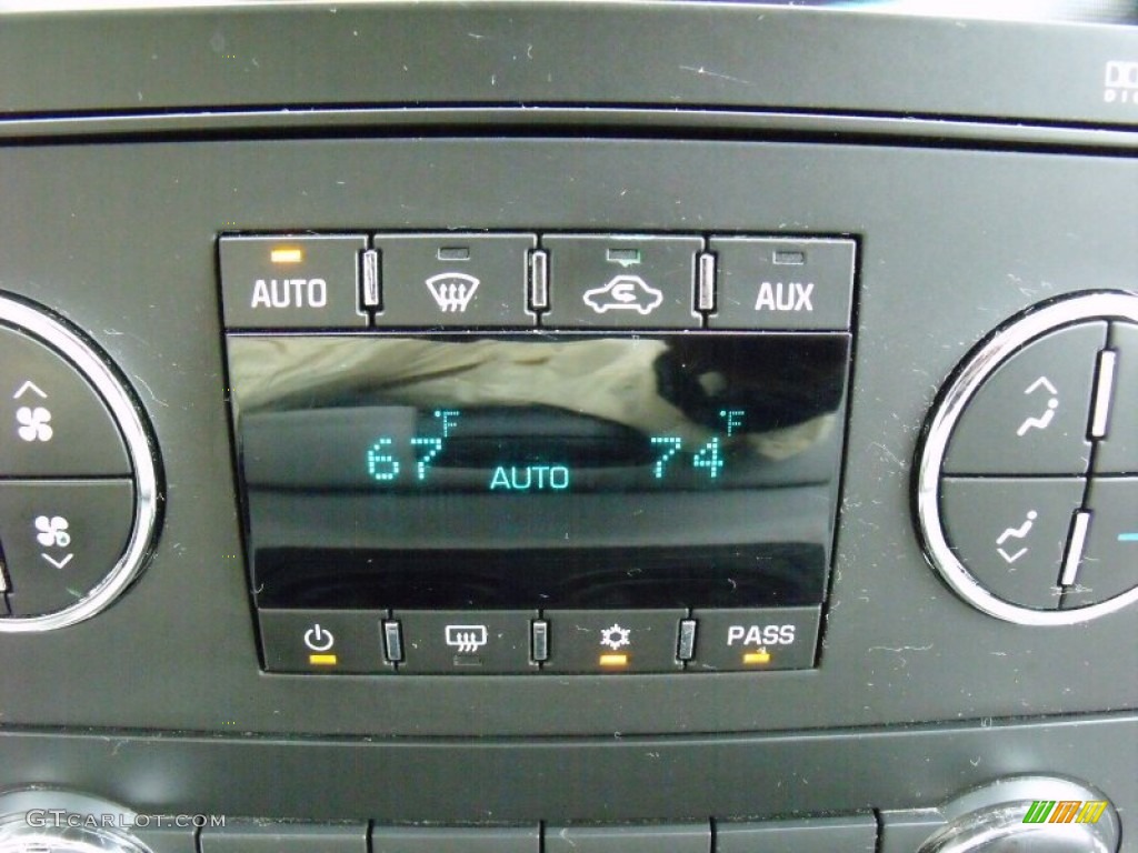 2007 Chevrolet Suburban 1500 LT Controls Photo #52979644