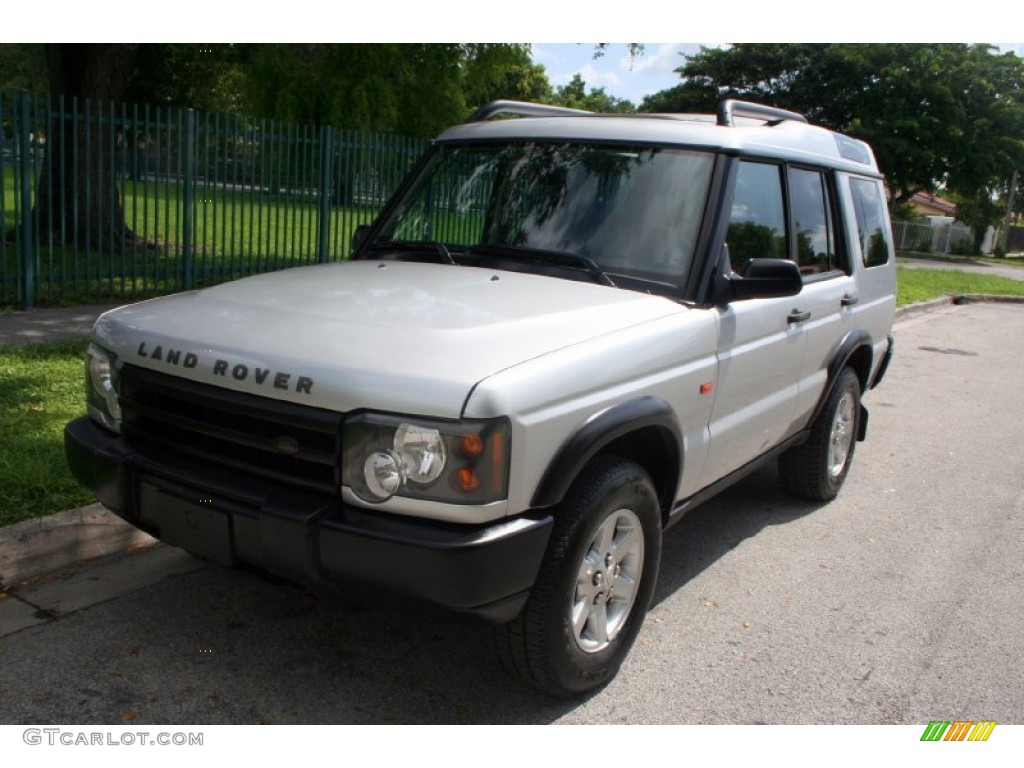 Zambezi Silver Land Rover Discovery