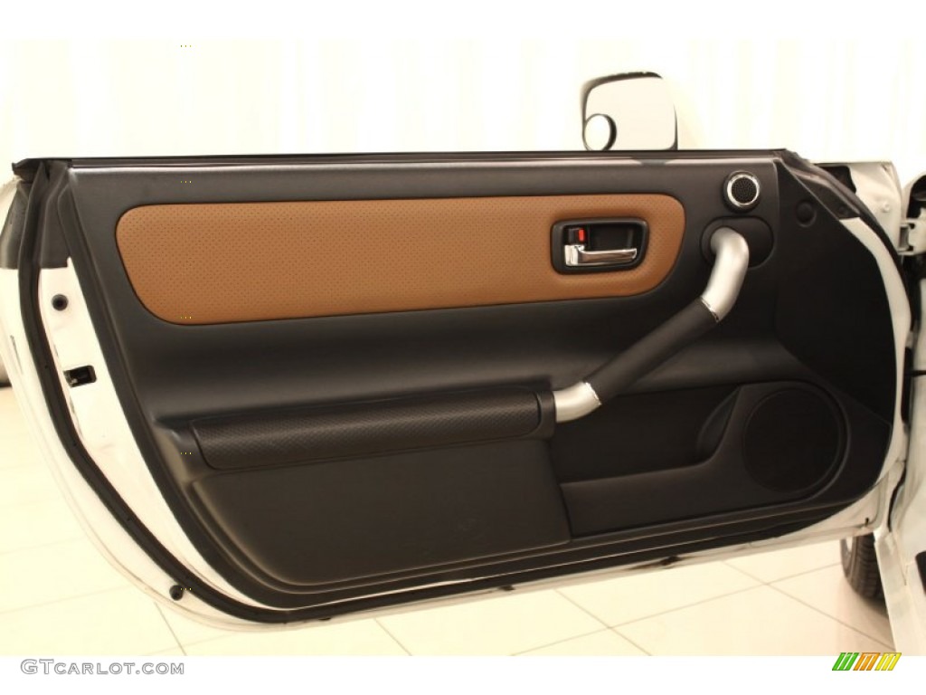 2004 Toyota MR2 Spyder Roadster Door Panel Photos