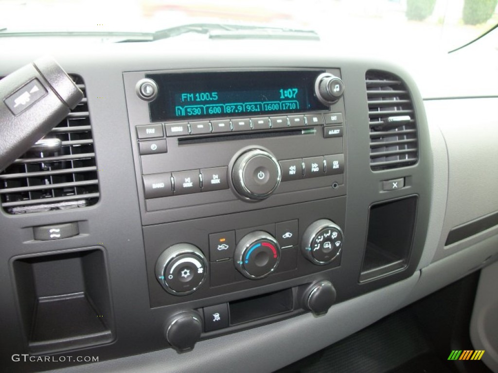 2011 Chevrolet Silverado 2500HD Crew Cab 4x4 Audio System Photo #52983841