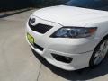 Super White - Camry SE Photo No. 12