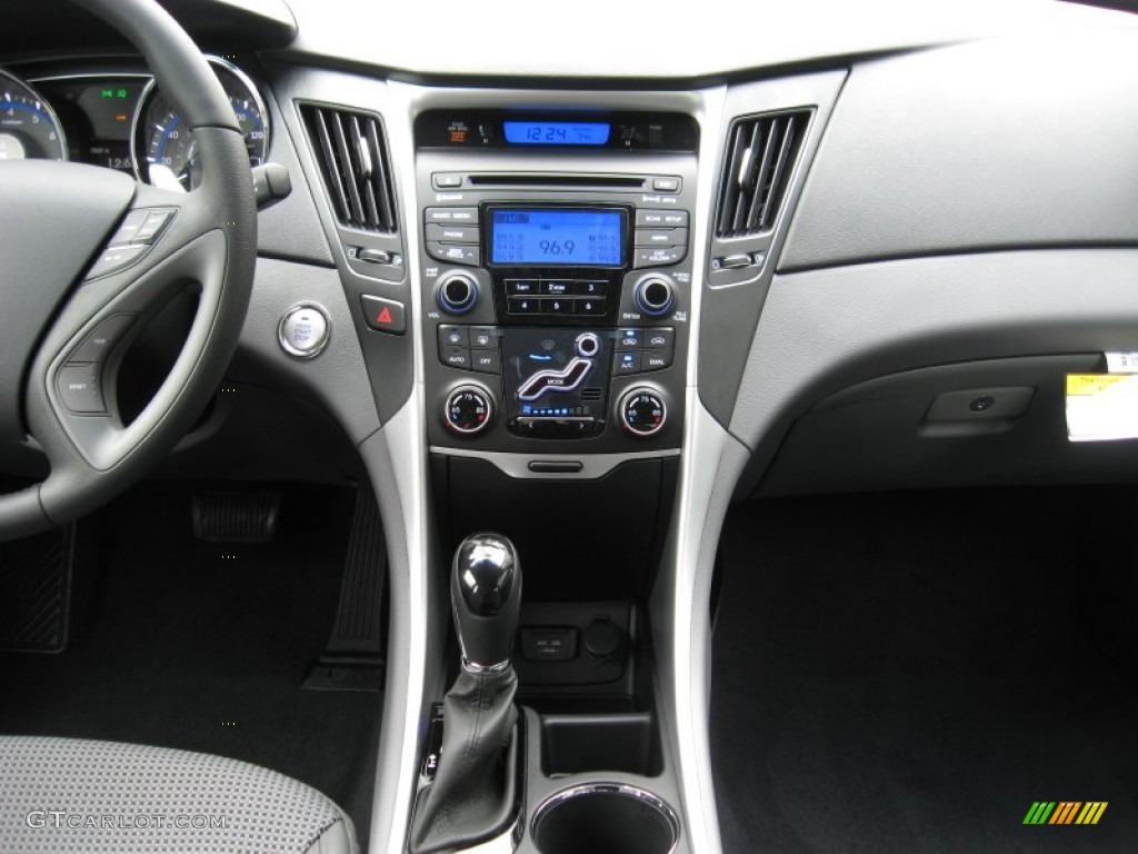 2012 Hyundai Sonata SE 2.0T Controls Photo #52986331