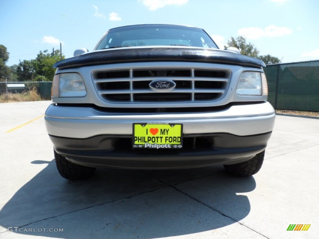 2003 F150 XL Regular Cab - Silver Metallic / Dark Graphite Grey photo #9
