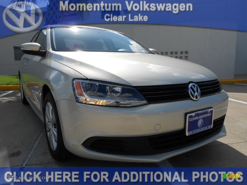 White Gold Metallic Volkswagen Jetta