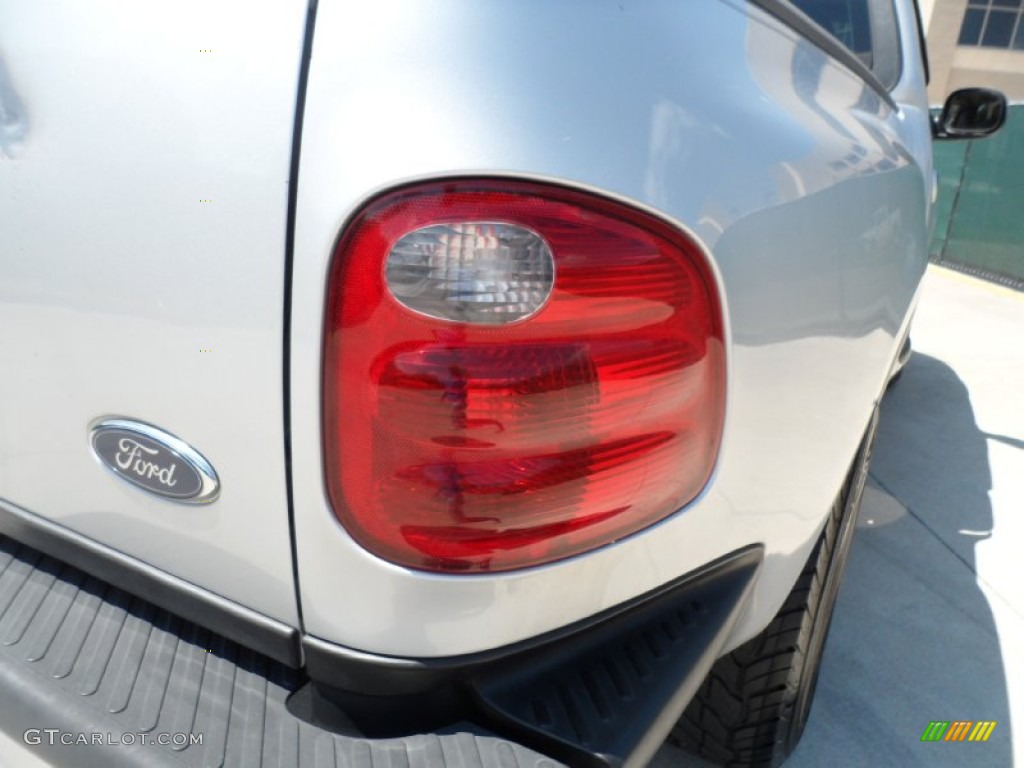 2003 F150 XL Regular Cab - Silver Metallic / Dark Graphite Grey photo #21