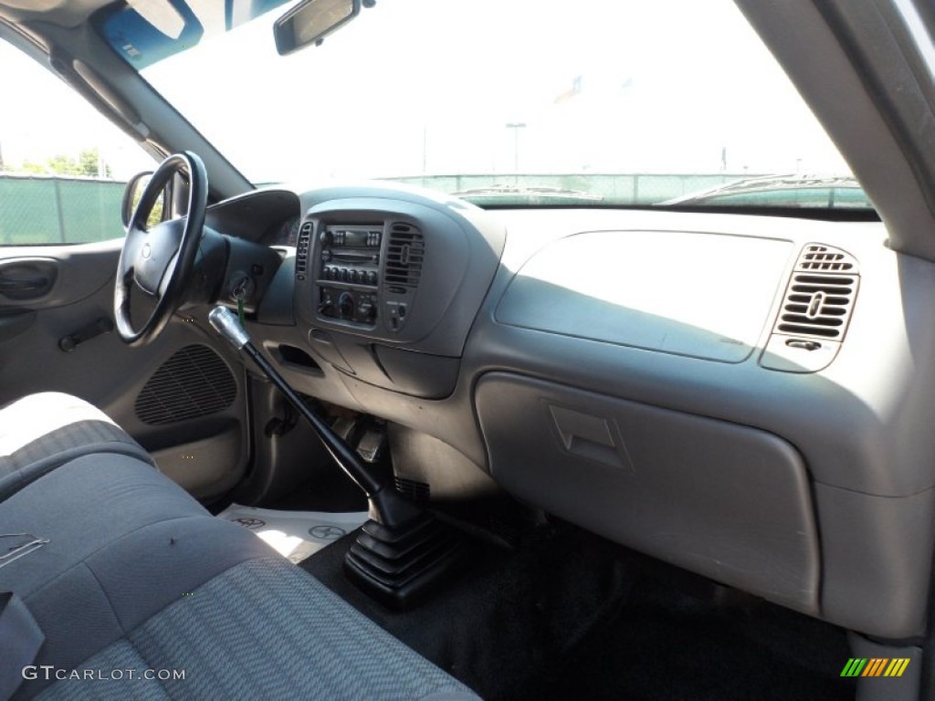 2003 F150 XL Regular Cab - Silver Metallic / Dark Graphite Grey photo #28