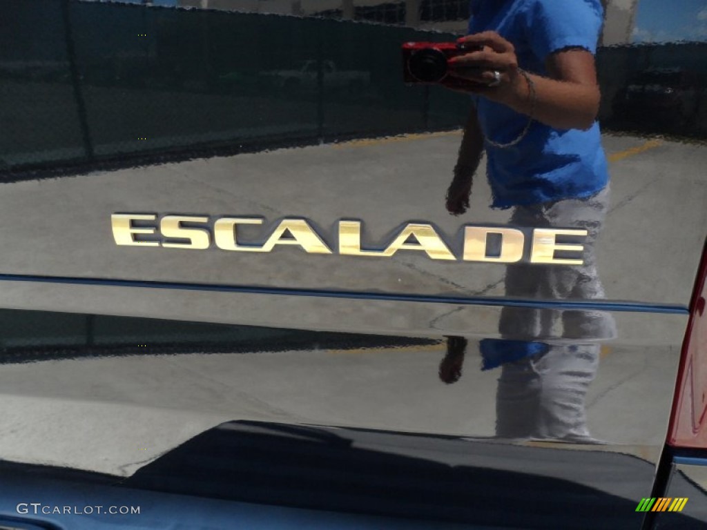 2004 Cadillac Escalade Standard Escalade Model Marks and Logos Photo #52988308
