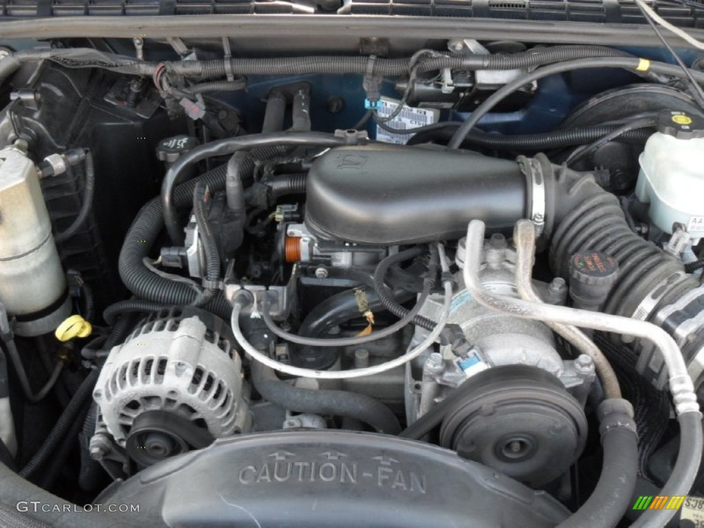 2004 Chevrolet Blazer LS 4x4 Engine Photos