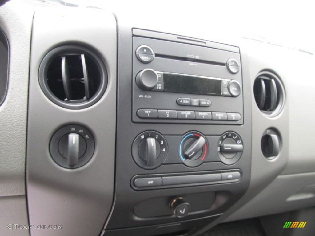 2007 Ford F150 STX Regular Cab 4x4 Controls Photo #52992952
