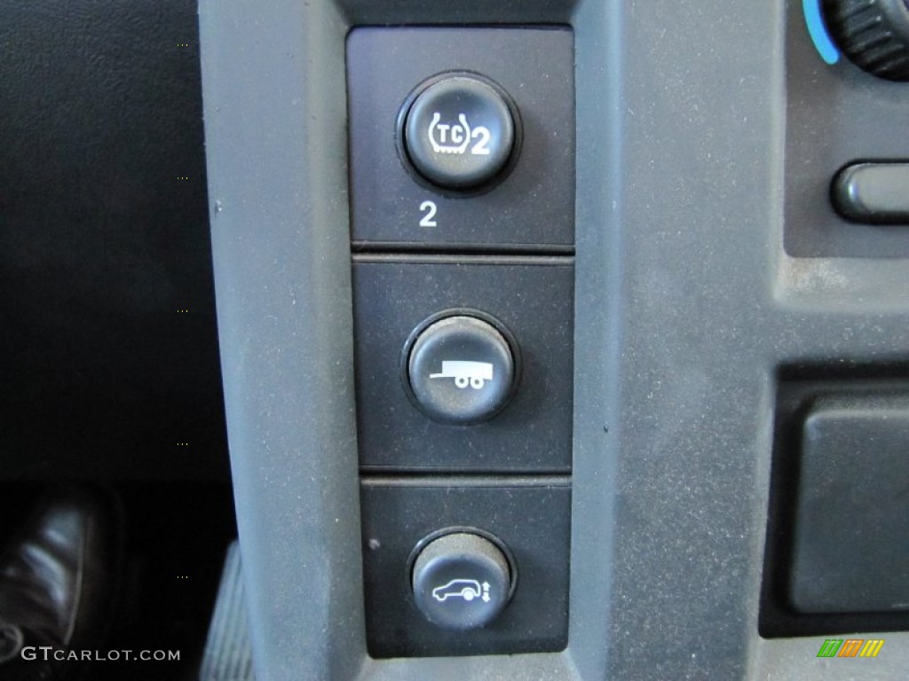 2005 Hummer H2 SUV Controls Photo #53003794