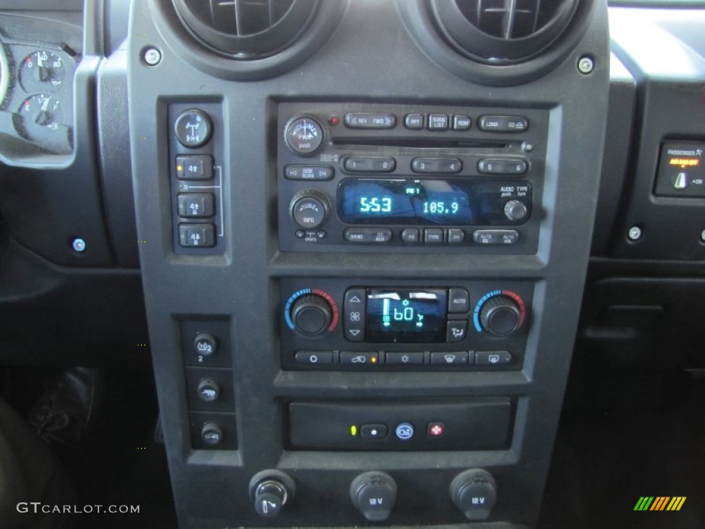 2005 Hummer H2 SUV Controls Photo #53003818