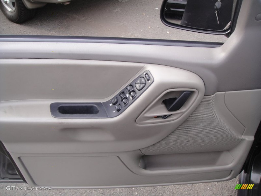 2004 Grand Cherokee Laredo 4x4 - Dark Khaki Pearl / Dark Slate Gray photo #11