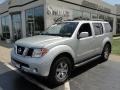 2005 Silver Lightning Metallic Nissan Pathfinder SE 4x4  photo #1