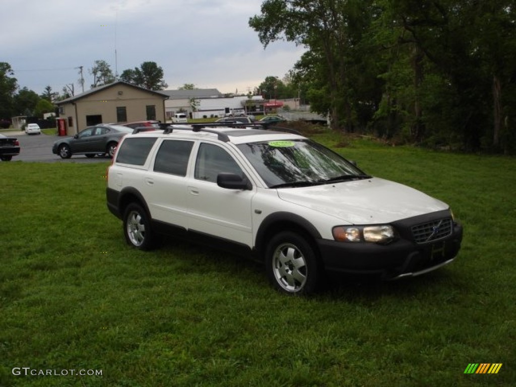2003 XC70 AWD - White / Beige/Light Sand photo #2