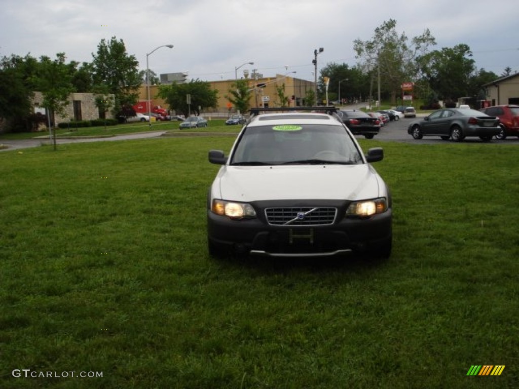 2003 XC70 AWD - White / Beige/Light Sand photo #3