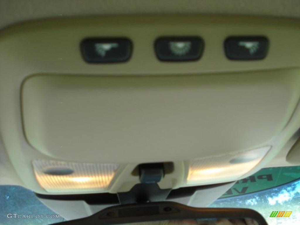 2003 XC70 AWD - White / Beige/Light Sand photo #16