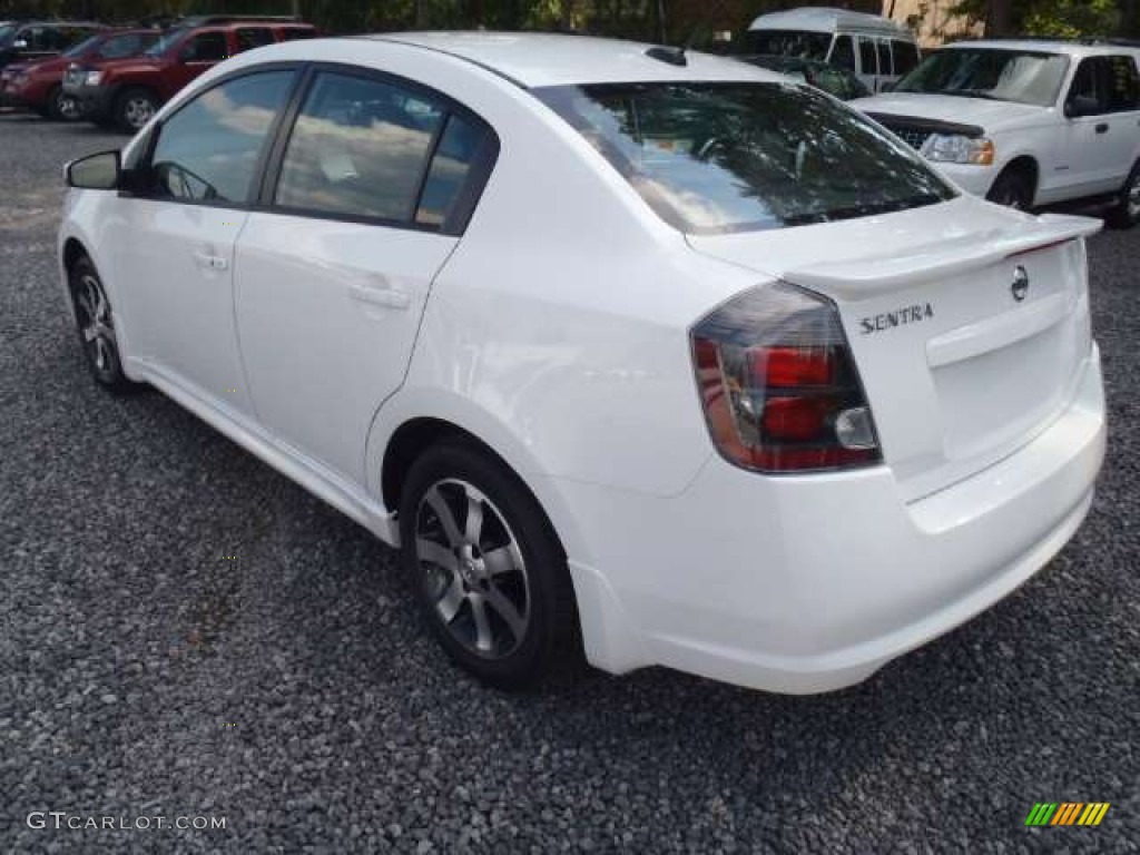 2012 Sentra 2.0 SR - Aspen White / Charcoal photo #3