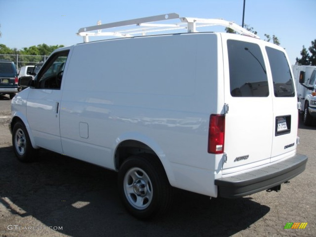 2005 Astro Cargo Van - Summit White / Medium Gray photo #4