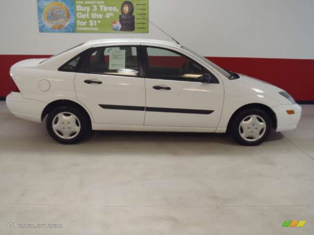 2004 Focus LX Sedan - Cloud 9 White / Medium Graphite photo #4