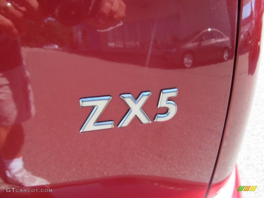 2003 Focus ZX5 Hatchback - Sangria Red Metallic / Medium Graphite photo #5